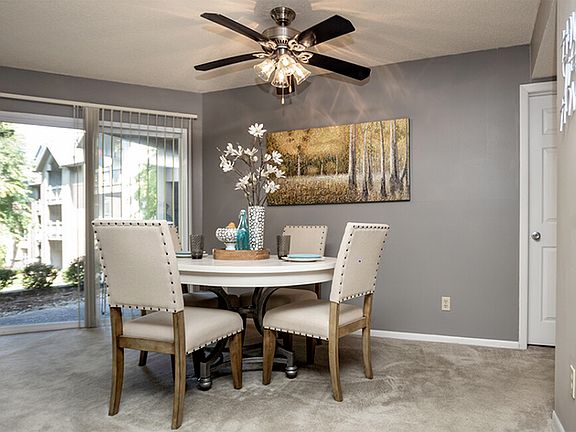 1 Bed, 1 Bath Dining Area
