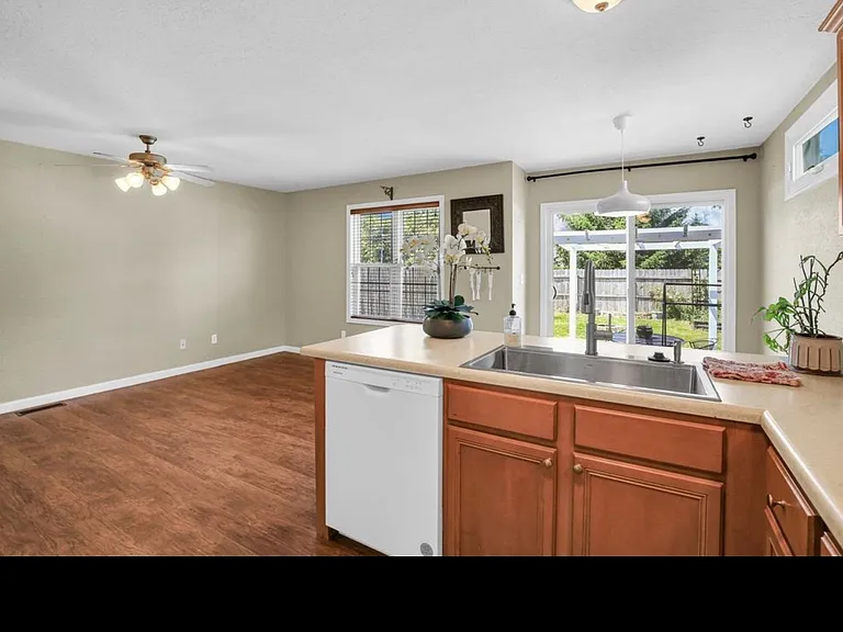 Summer Sage Ct — Photo 3