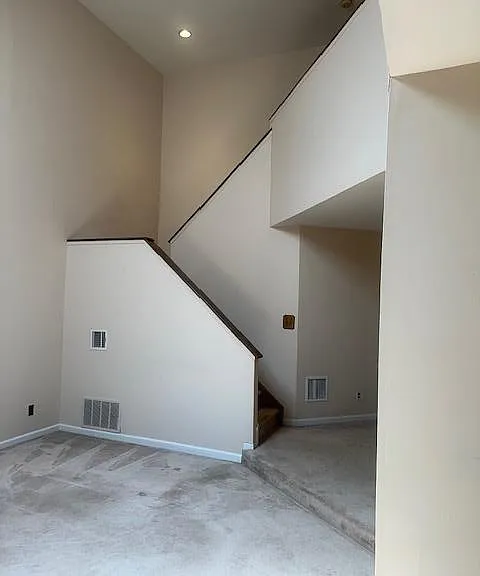 10 Adams Ct — Photo 3