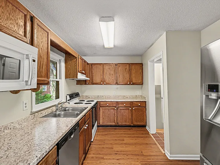 403 Ann St — Photo 7