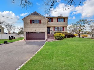 150 W Islip Road, West Islip, NY 11795