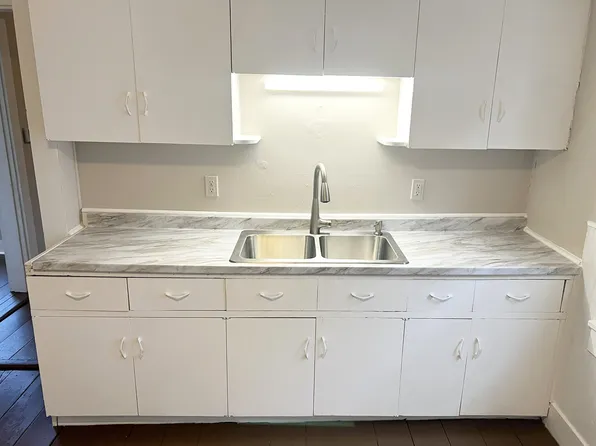 4 Bonafide St APT 2, Lisbon, ME 04250