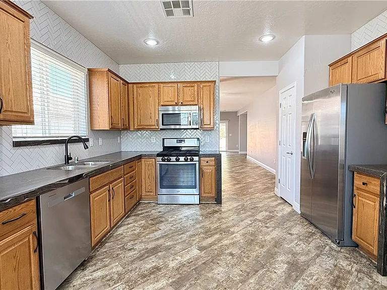 2354 Amana Dr — Photo 9