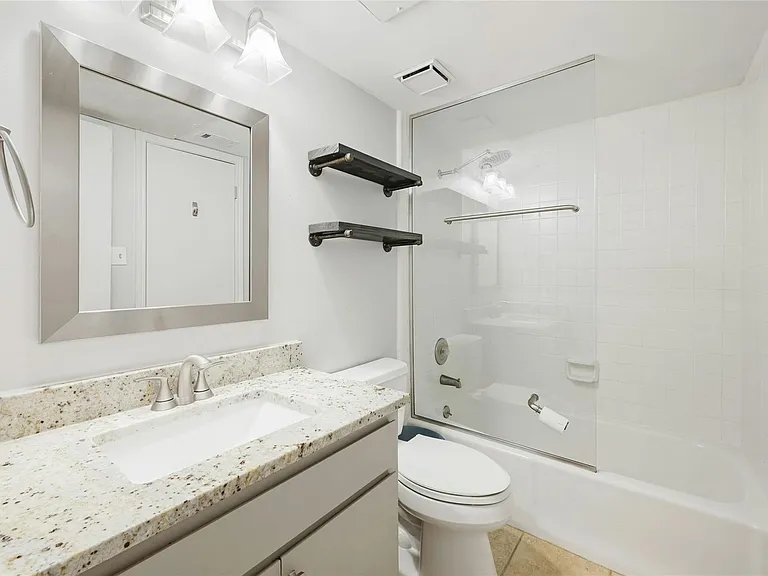 9226 Jollyville Rd #221 — Photo 16
