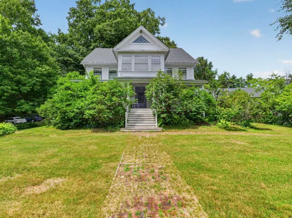48 Waukewan Road, New Hampton, NH 03256