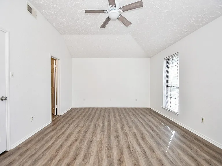 12311 Grove Meadow Dr — Photo 15