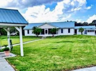 1045 Flamingo Ln NE, Moore Haven, FL 33471