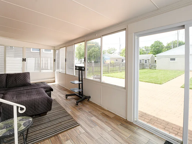 Fully Enclosed Sunroom
