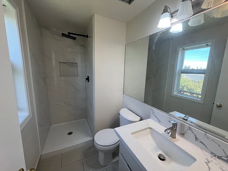 1004 SE 123rd Ave — Photo 13