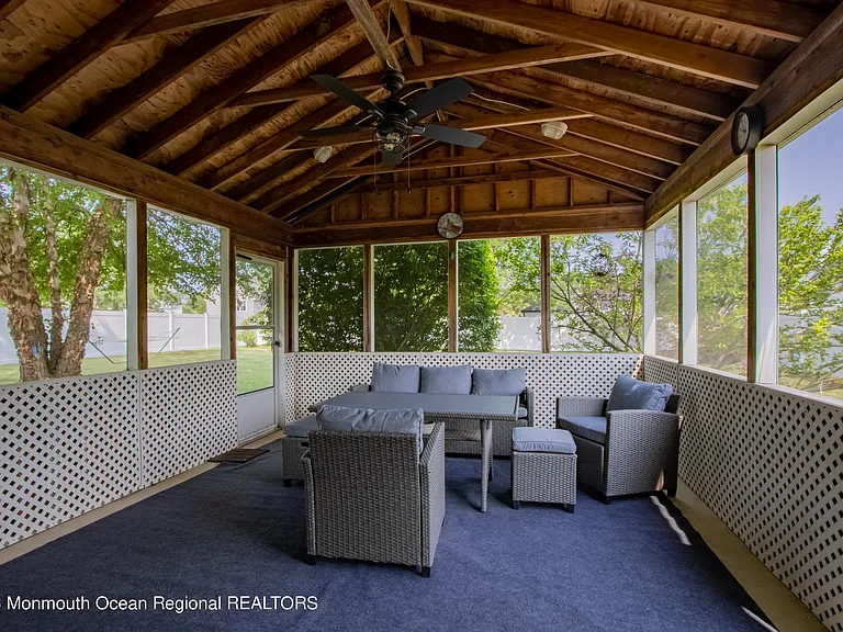 49 Williamsburg Dr — Photo 26