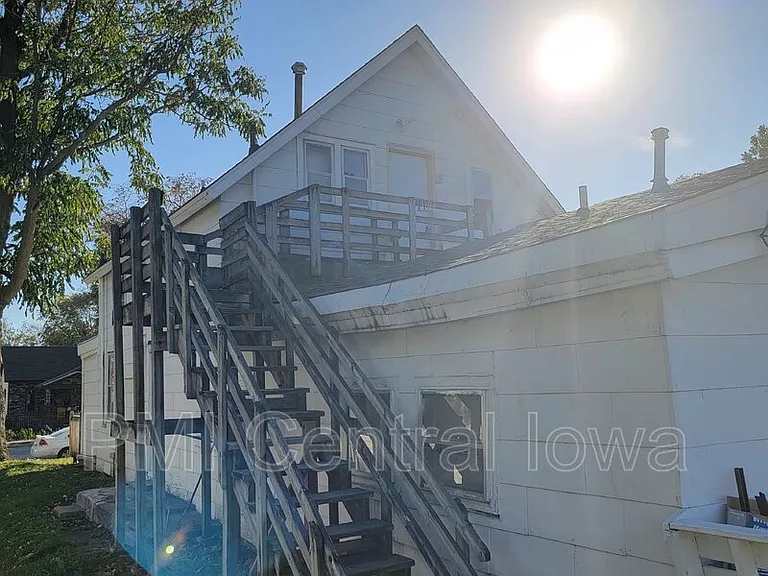 2220 E Walnut St #3 — Photo 1