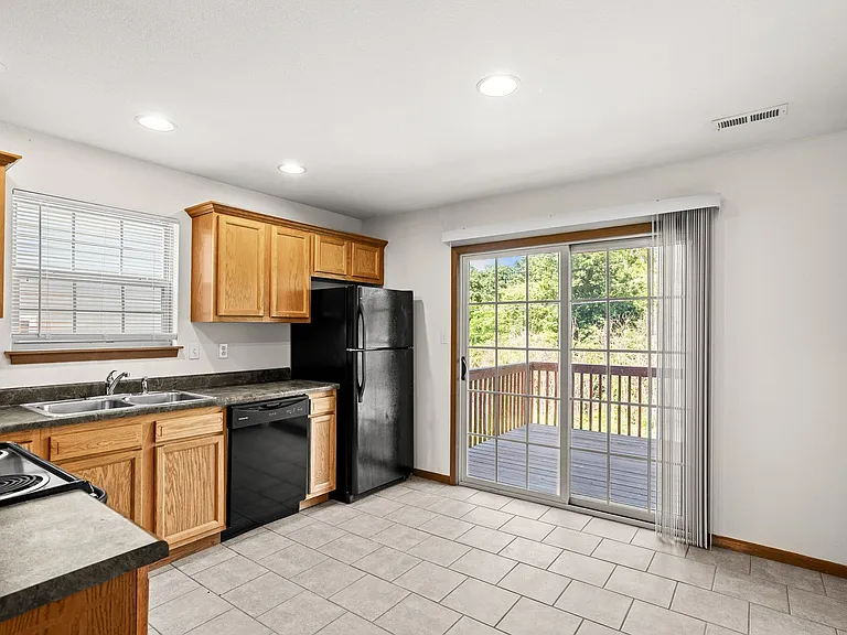 701-703 Glenstone Dr. — Photo 20