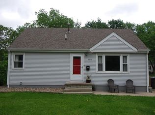 4011 54th St, Des Moines, IA 50310