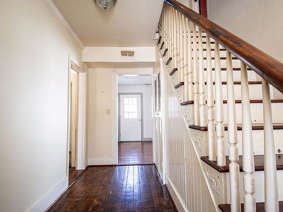 2nd image of 520 Kinsale Rd