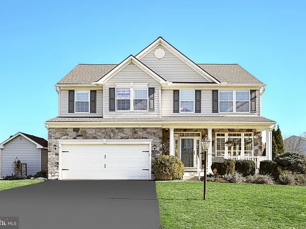 1020 Cranberry Ln W, York, PA 17402