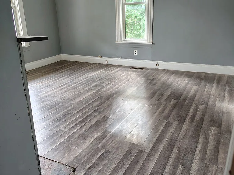 204 E Church St — Photo 4