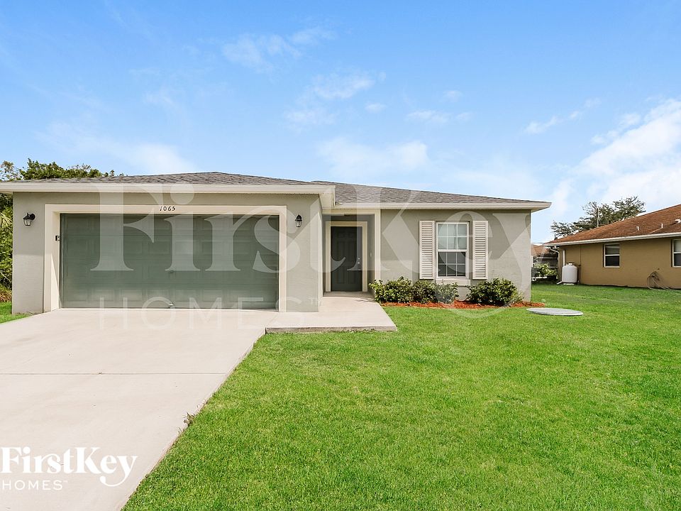 1st image of 1065 SW Canary Ter