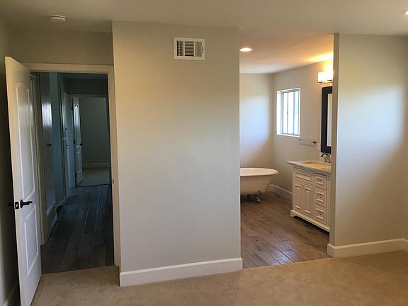 Master bedroom bathroom