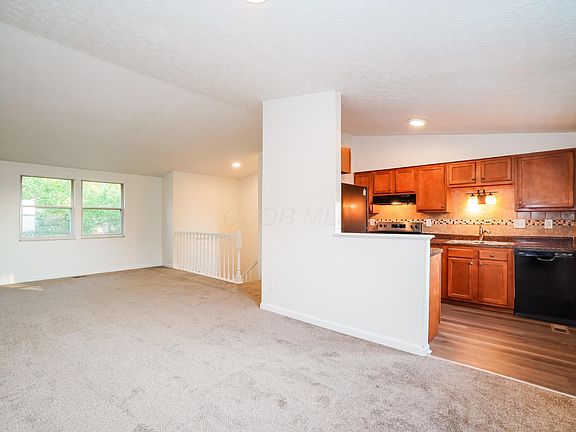 5th image of 2400 Warfield Dr