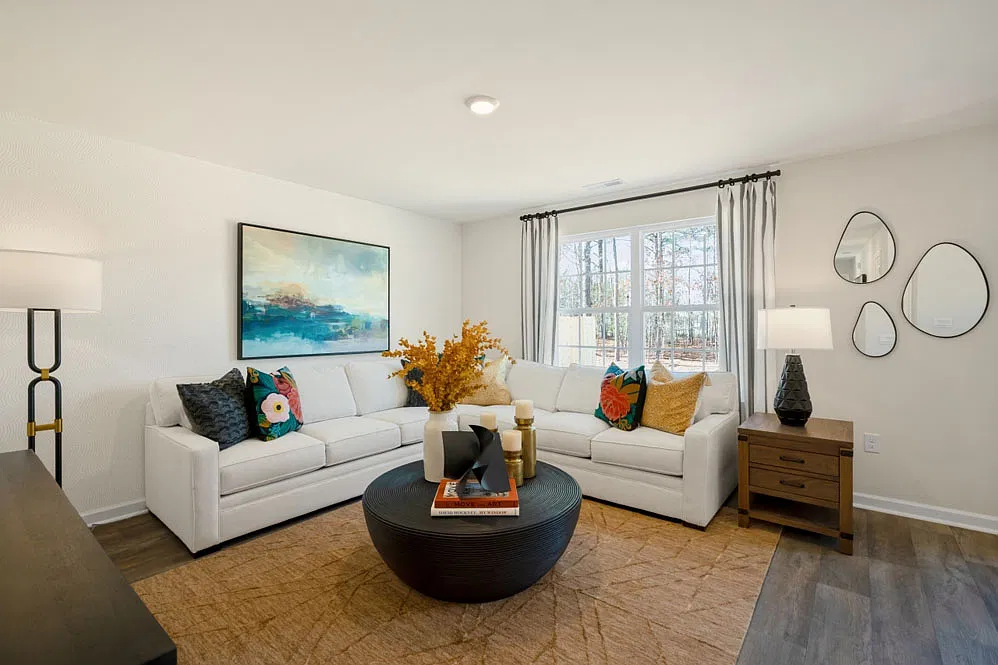 4 bed, 2.5 bath, 2000 sqft, $1,975 — Photo 3