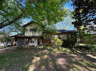 112 S College St, Martin, TN 38237