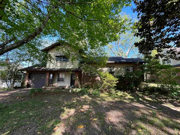 112 S College St, Martin, TN 38237