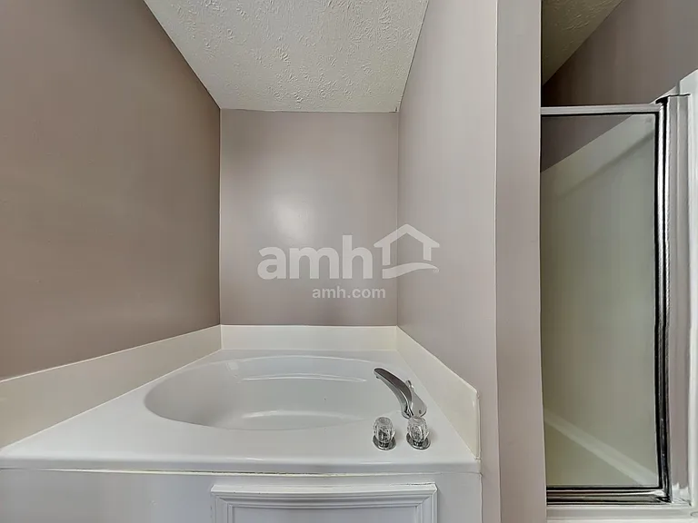 787 Tulip Ln — Photo 13