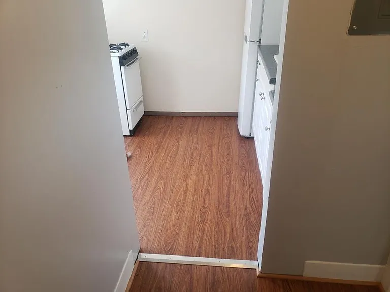 Angle-Tyler Apartments — Photo 3