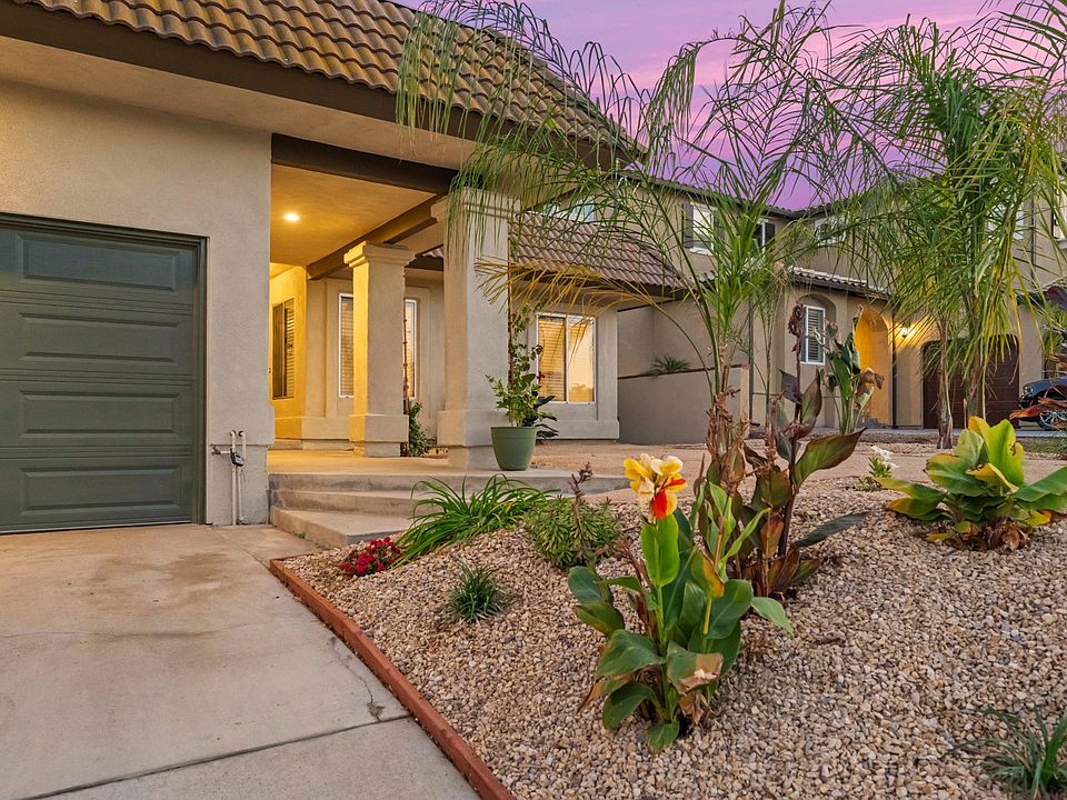 1st image of 22725 Canyon Lake Dr N