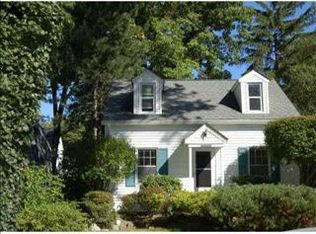 169 Forest Hill Dr, Avon Lake, OH 44012