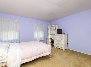 2 Red Oak Rd, Saint James, NY 11780