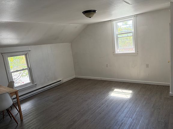 2nd image of 521 Clay Ln