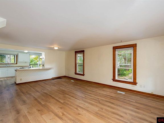3rd image of 143 James Ave
