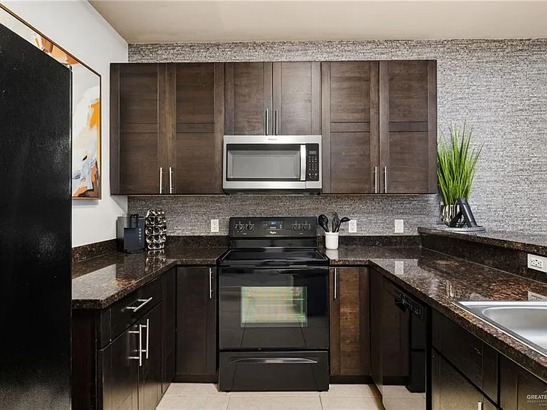 813 Travis St #314 — Photo 4