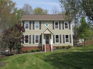 1604 Round Hill Cir, Kernersville, NC 27284