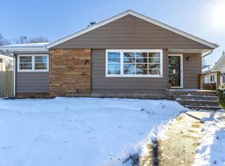 71 Crestwood Ter, Davenport, IA 52803