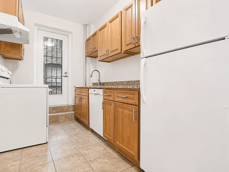 77 W 104th St #2A — Photo 8