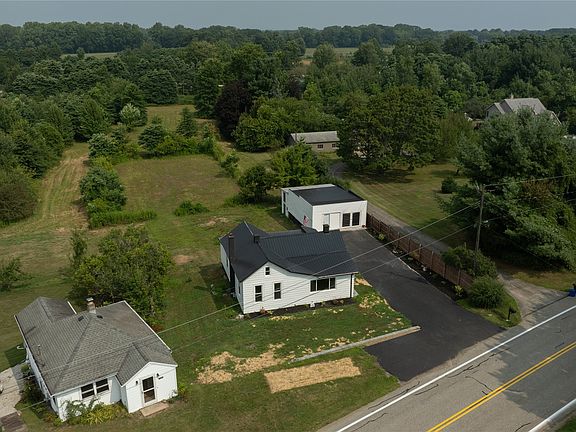 3rd image of 6916 Old Ridge Rd