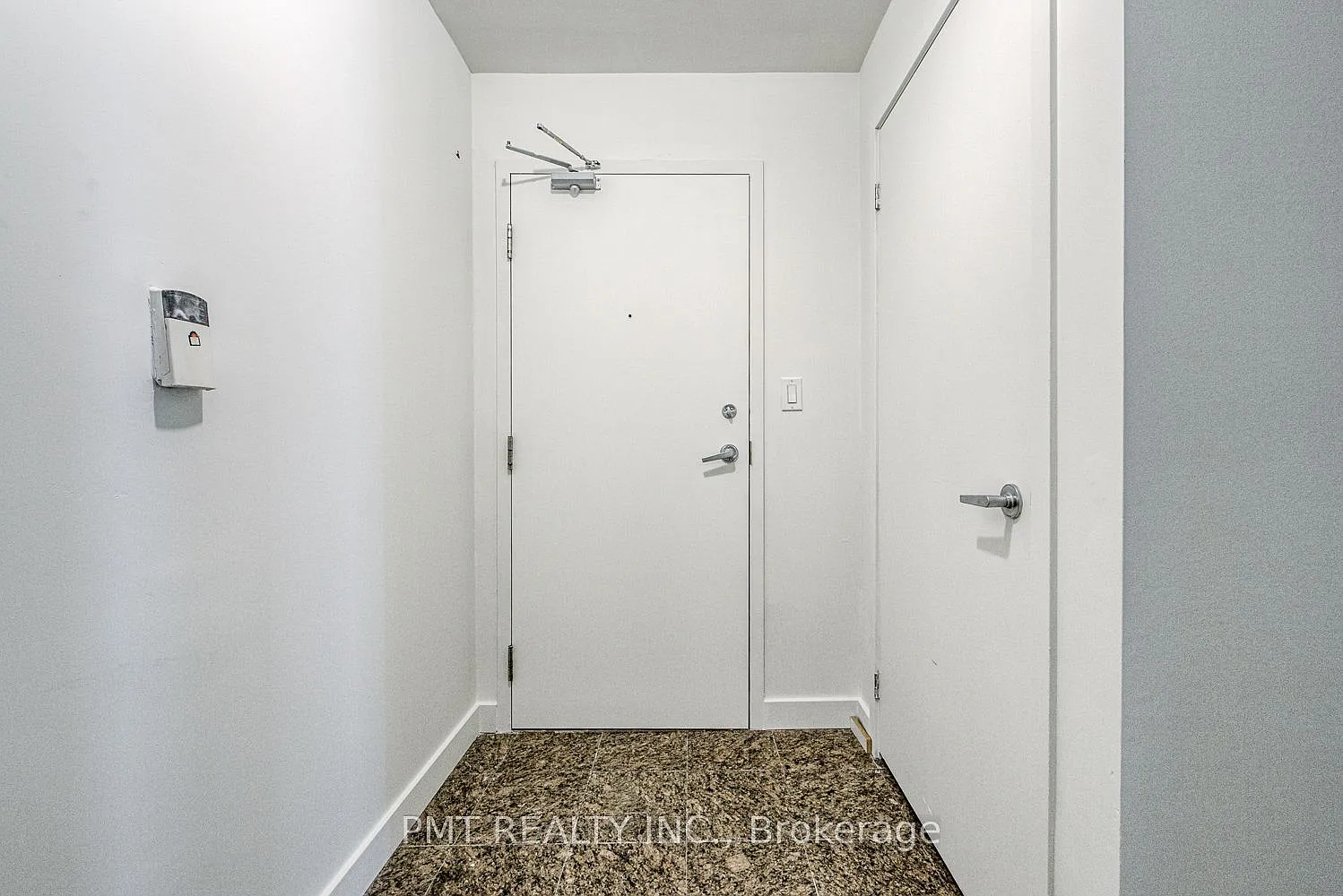 3 bed, $4,000 — Photo 2