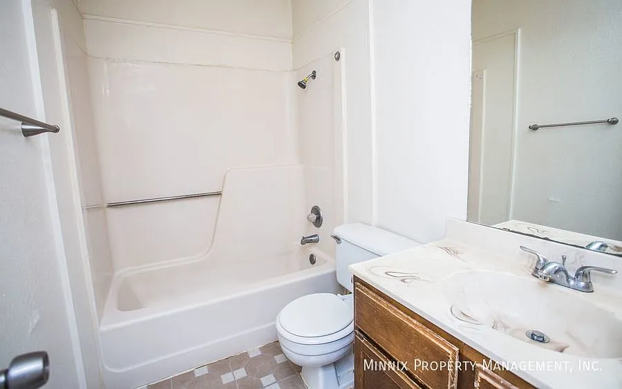 5804 6th St. #B — Photo 3