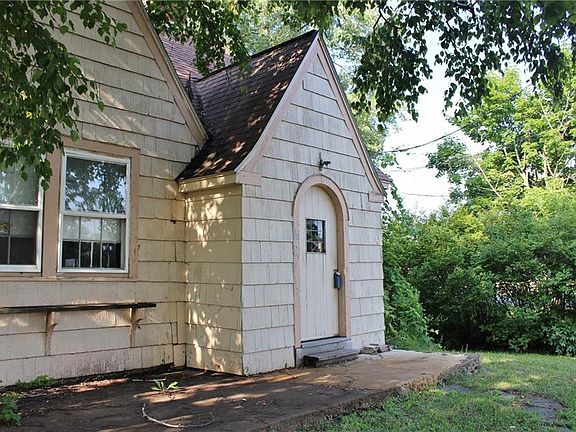 2nd image of 5643 W Circle Dr