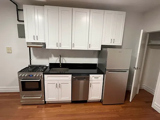 Rented by MOTION New York | media 6