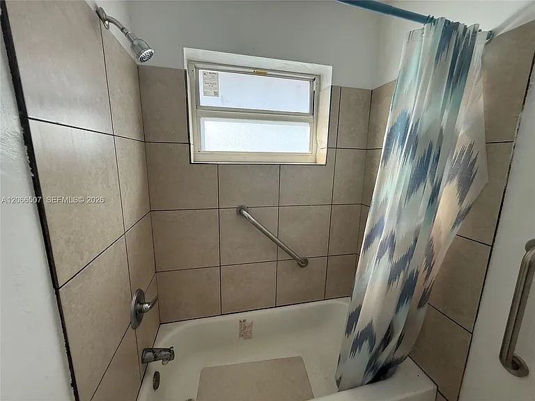 14355 NE 6th Ave #6 — Photo 12