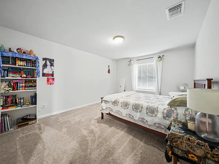 612 Pipe Creek Dr — Photo 18