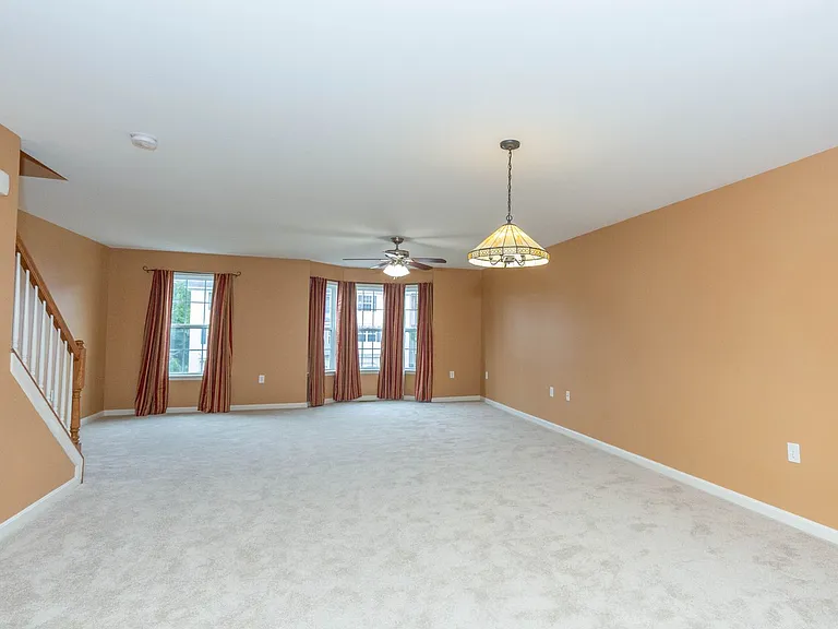 228 Morlatt Ln — Photo 8