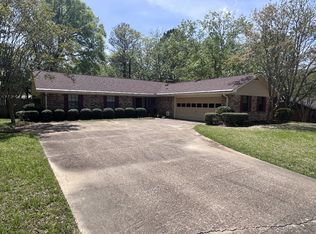 103 Cherokee Dr, Starkville, MS 39759
