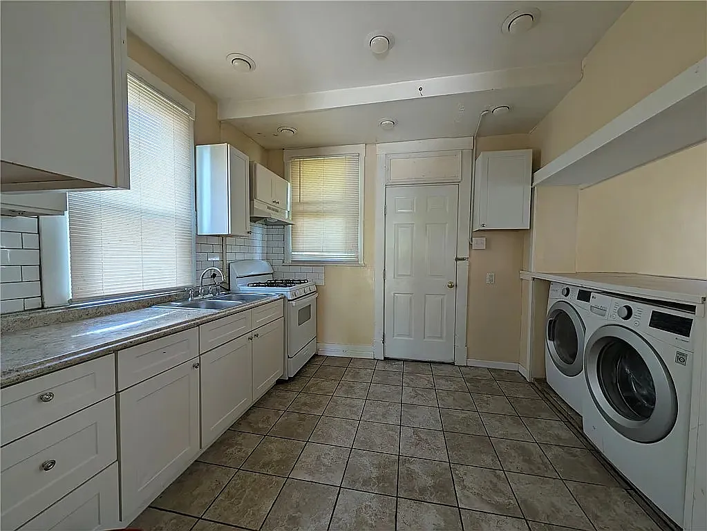 3 bed, 1200 sqft, $950 — Photo 3