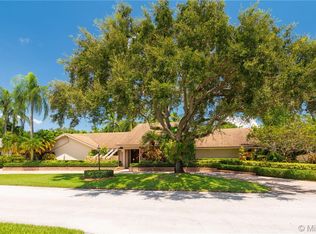 10095 SW 70th Ave, Pinecrest, FL 33156