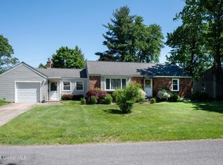 7 Carolyn Ln, Glenville, NY 12302