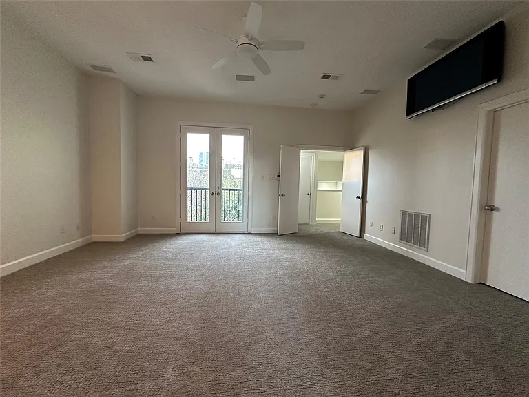 2713 Crawford St — Photo 21